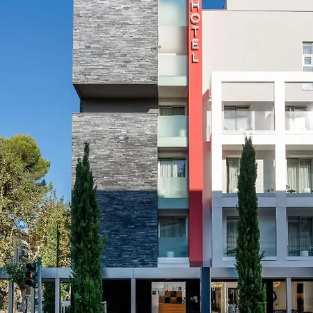 Ξενοδοχείο Dan 3*