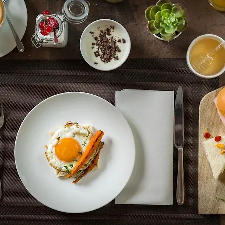 Ξενοδοχείο Dan 3*